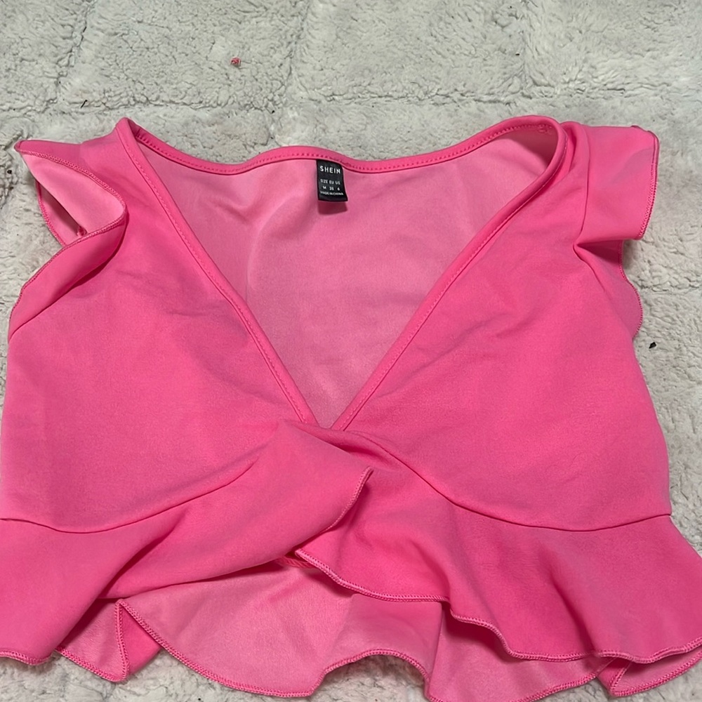 pink top